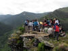 estudiantes de Apinguela realizando ruta de senderismo